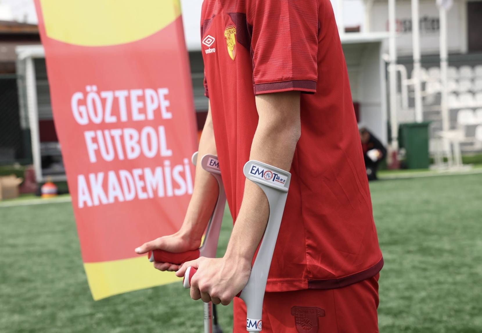 İzmir’de Göztepe Spor Kulübü öncülüğünde, Ege Ampute Spor Kulübü iş birliğiyle gerçekleştirilen dostluk maçı, sporun birleştirici gücünü bir kez daha gözler önüne serdi.